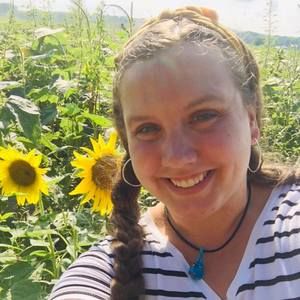 Meet your Posher, Madelyne